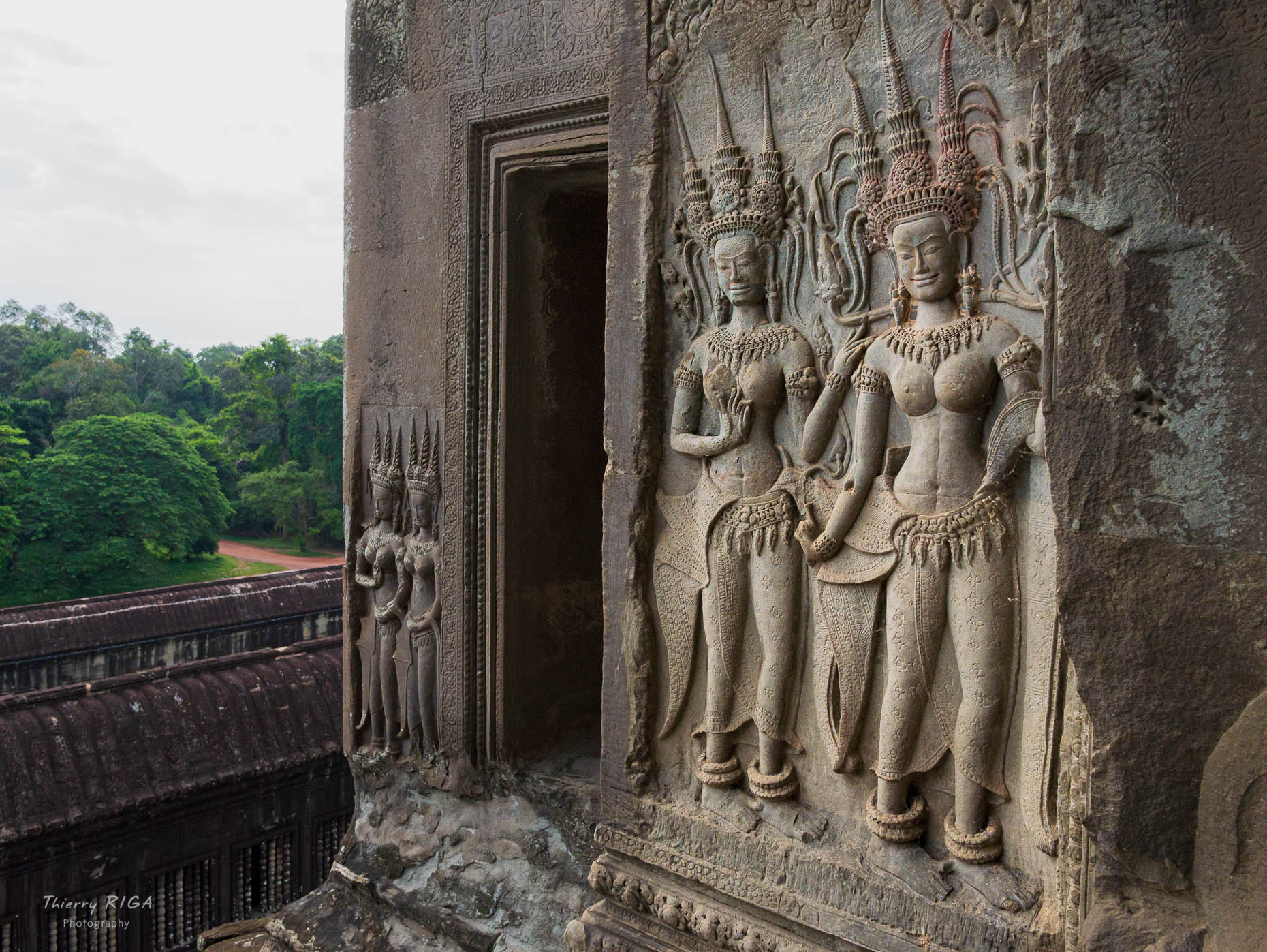 DevataAngkorWat-_1090056